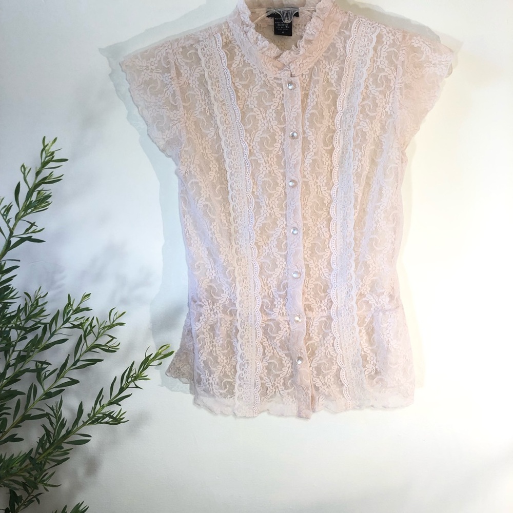 🌞3 for $20 Lace cap sleeve button down shirt